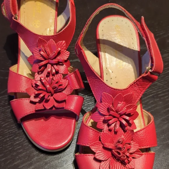 *HOST PICK* UK size 4 Worn ONCE Leather Sandals, Comfort Cushioned, RRP £49 - Picture 3 of 15
